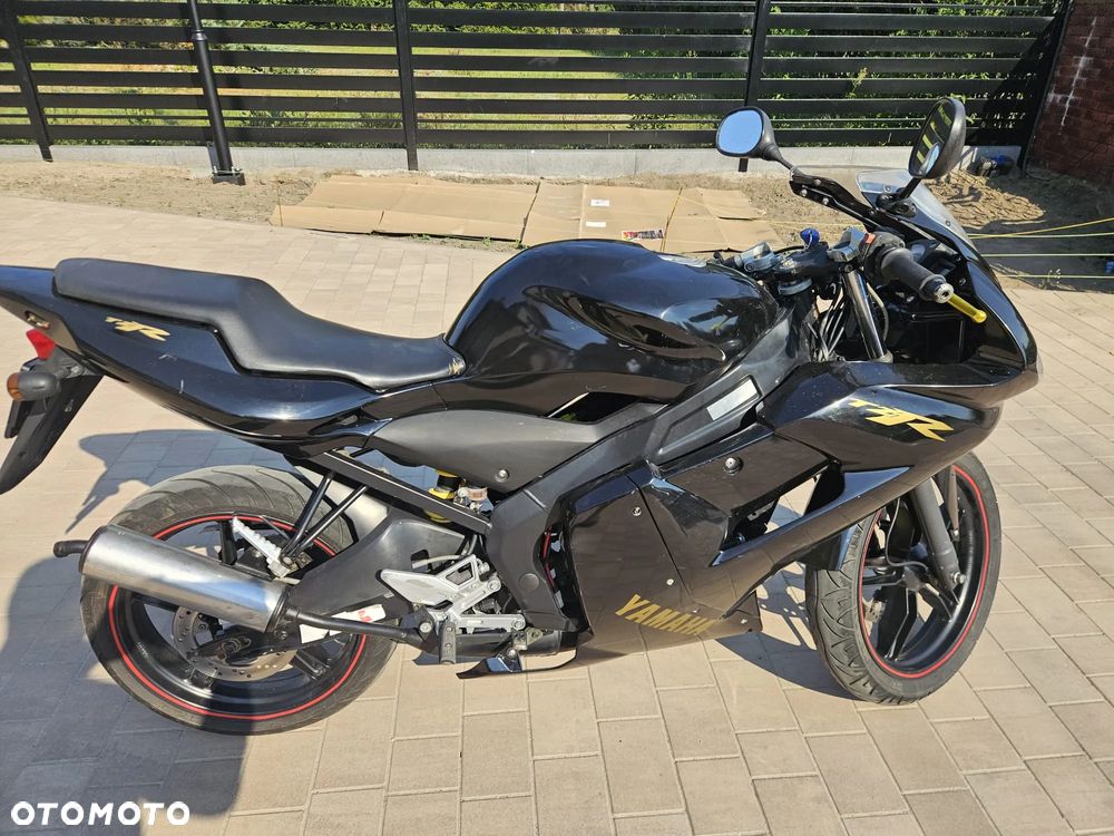 Yamaha TZR - 11