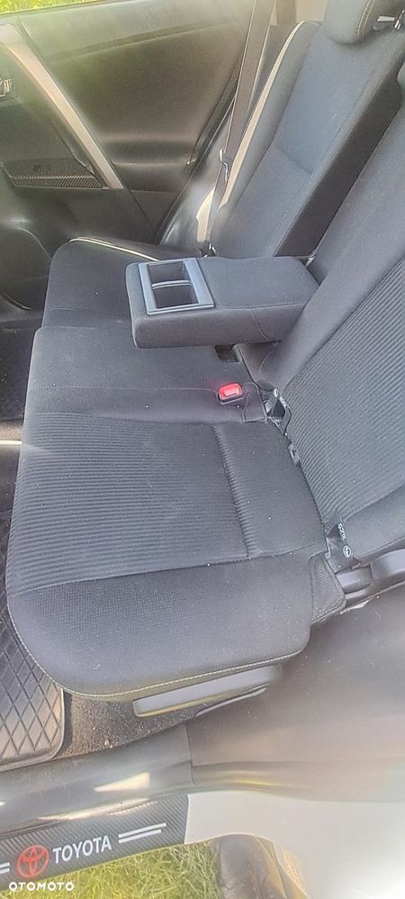 Toyota RAV4 2.0 D-4D Premium - 8