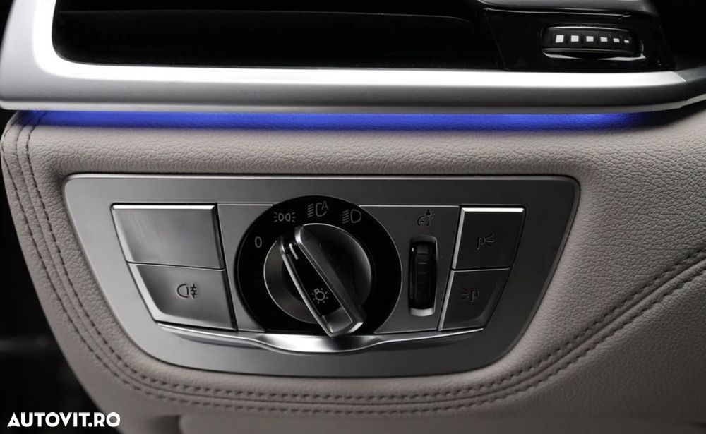 BMW Seria 7 740Li - 23