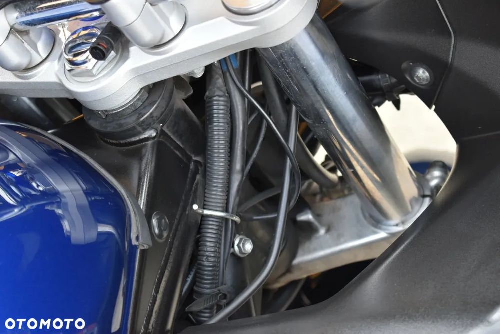 Suzuki GSX - 28