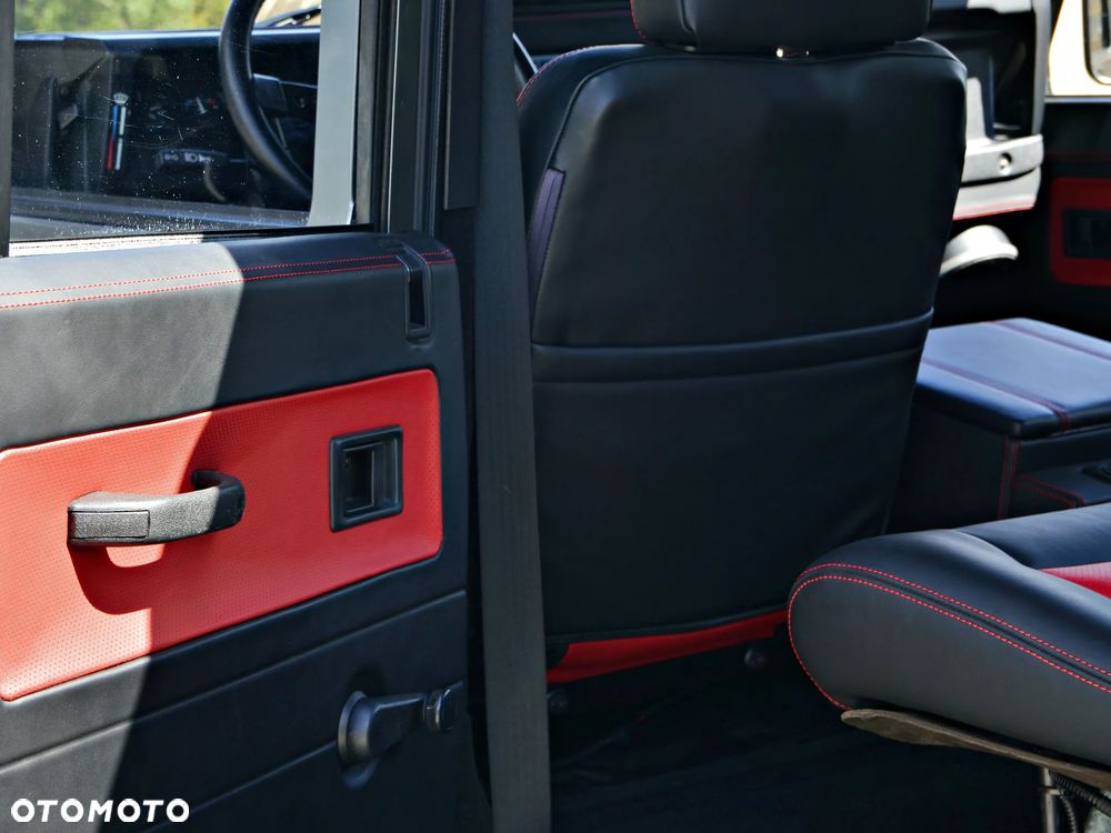 Land Rover Defender 2.5 TDI - 29