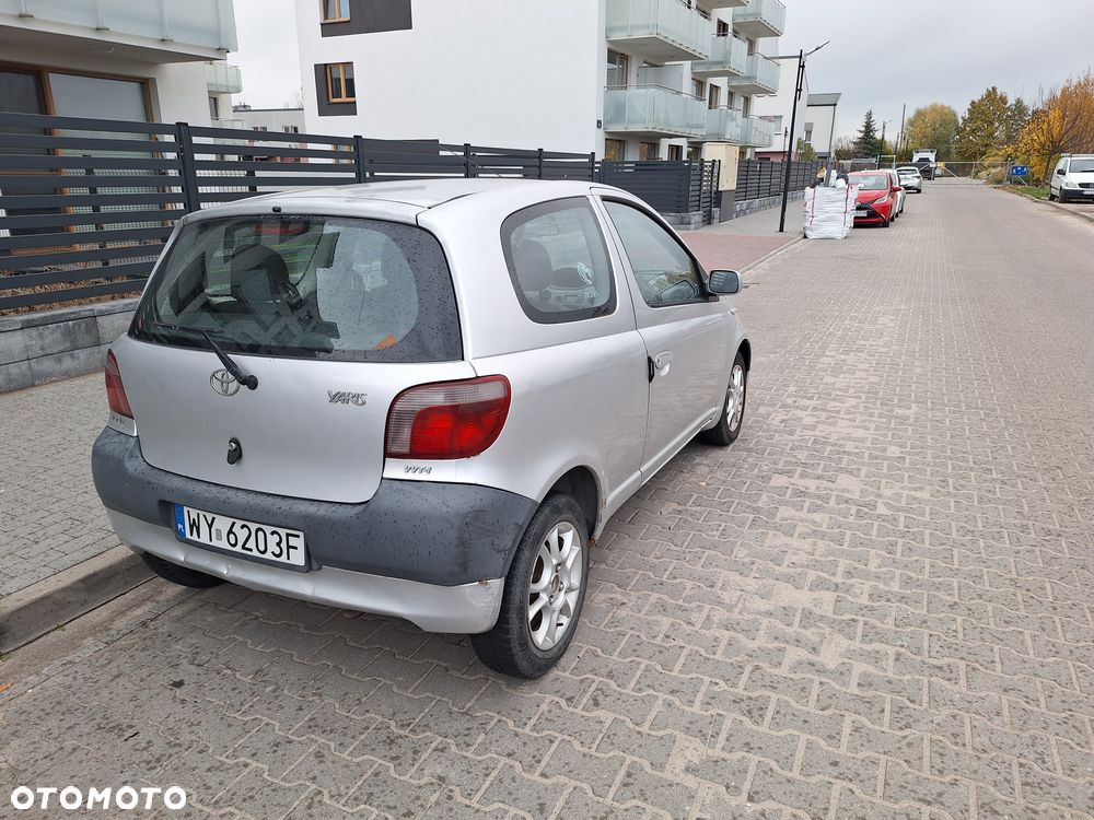 Toyota Yaris 1.0 Base - 3