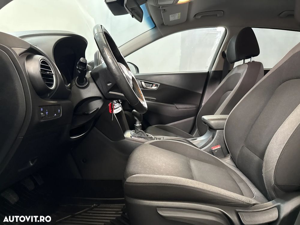 Hyundai KONA - 23