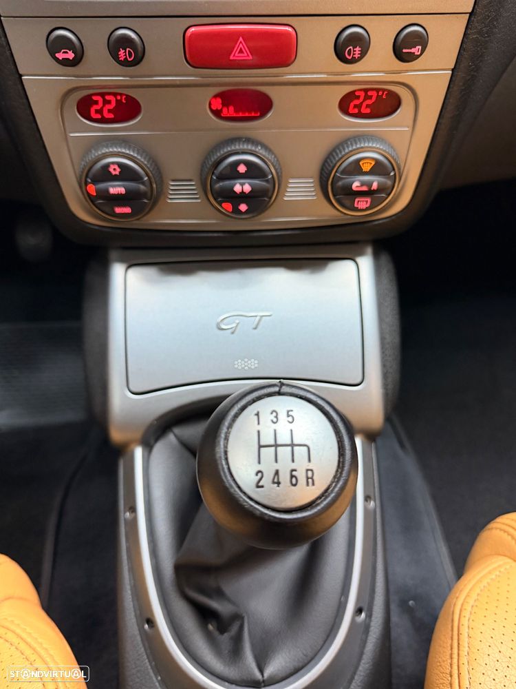 Alfa Romeo GT 1.9 JTD M-JET Distinctive - 32