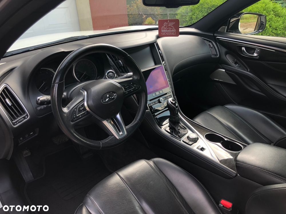 Infiniti Q60 2.0t Premium Tech - 10