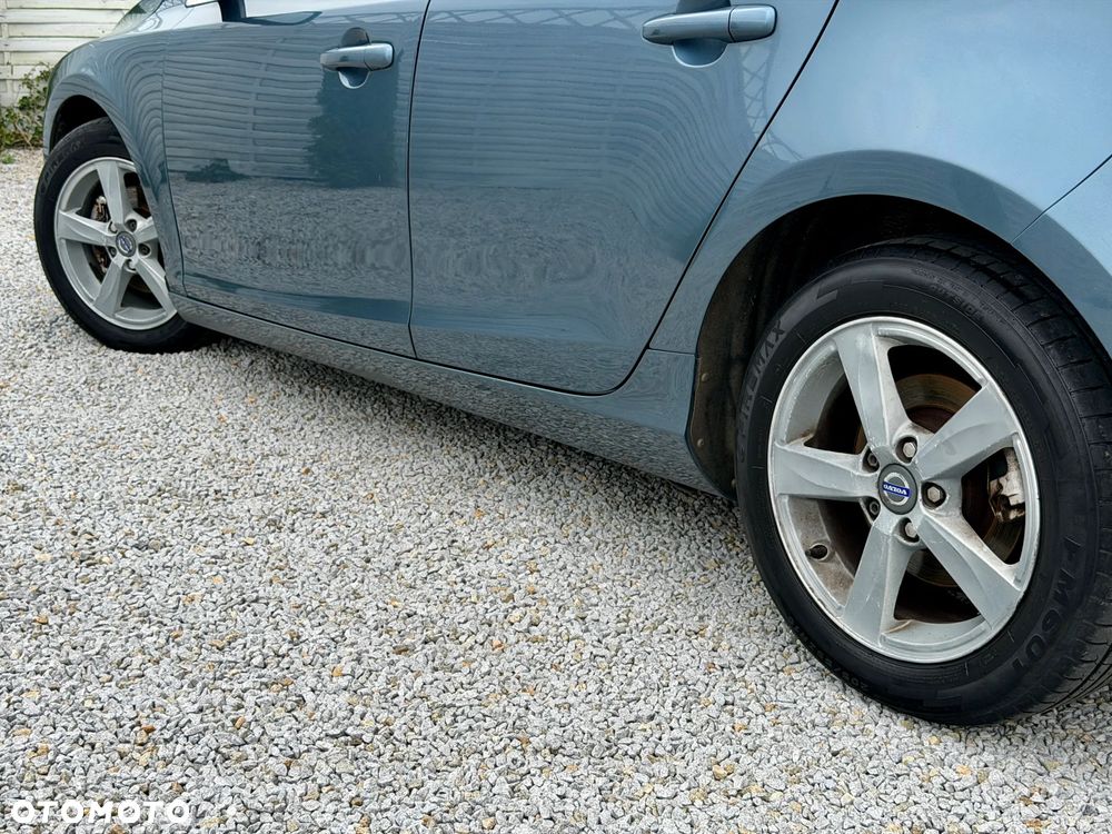 Volvo V40 D2 Momentum - 23
