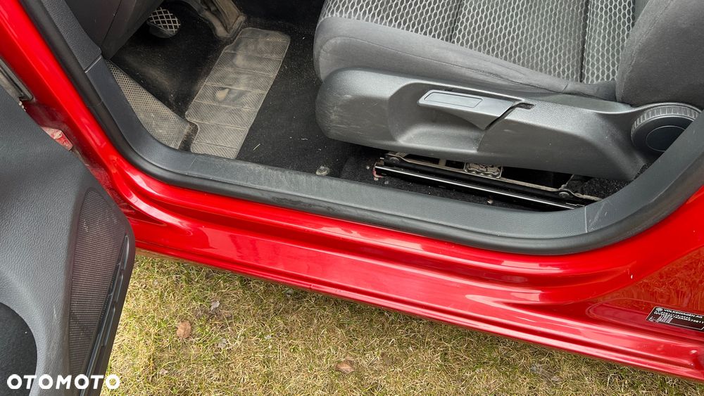 Volkswagen Golf 1.6 TDI DPF BlueMotion - 23