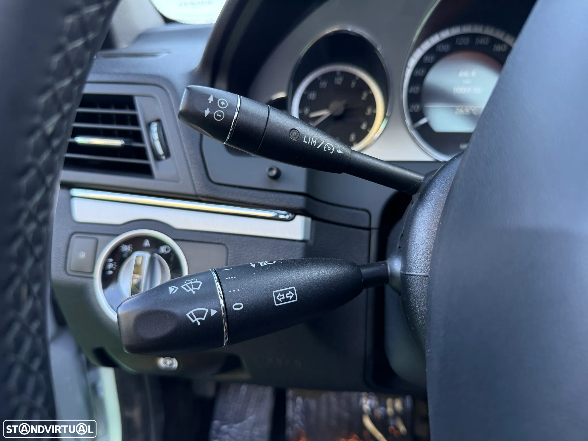 Mercedes-Benz E 220 CDi Avantgarde BlueEfficiency - 31