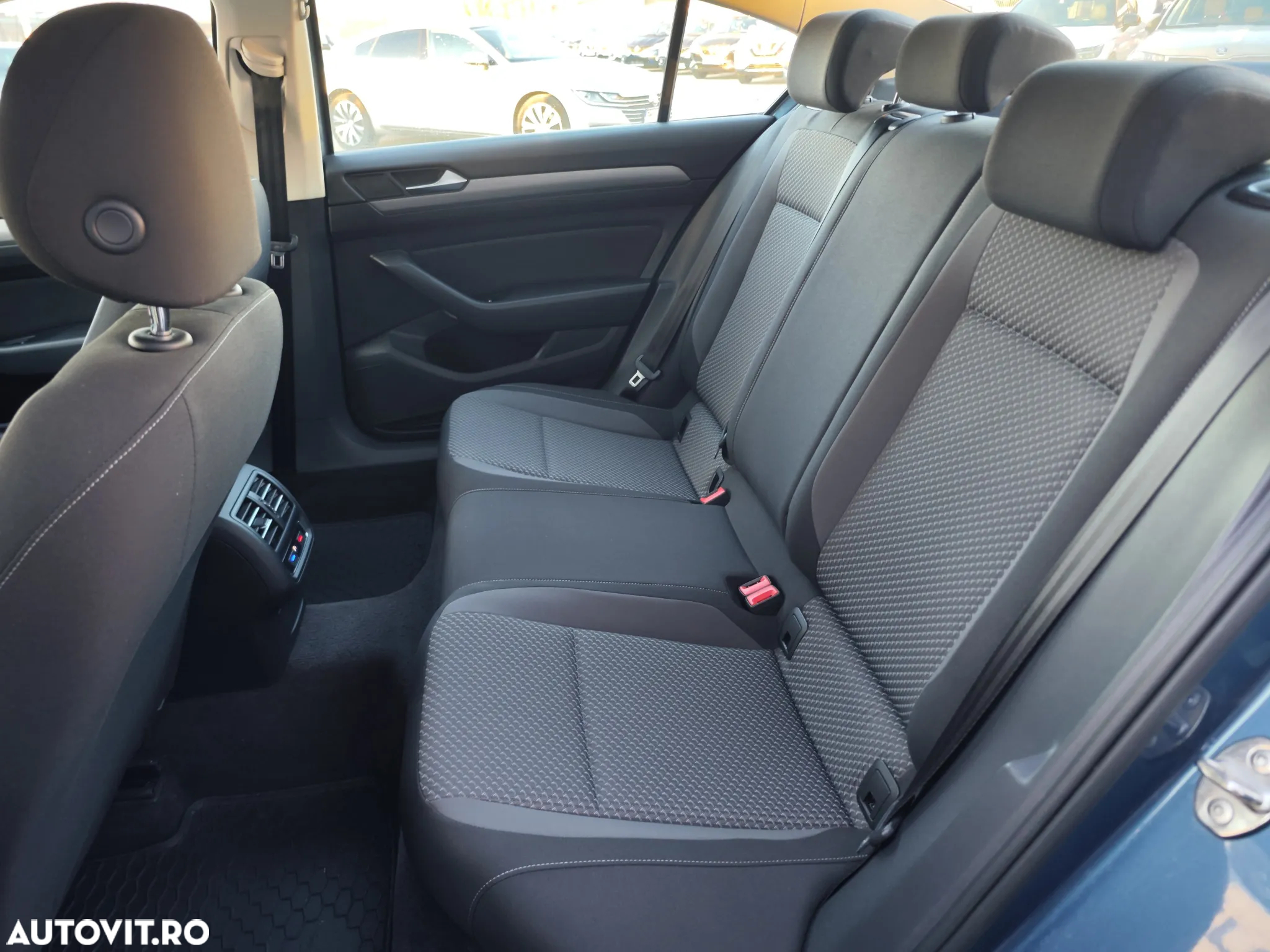 Volkswagen Passat 2.0 TDI Comfortline - 13