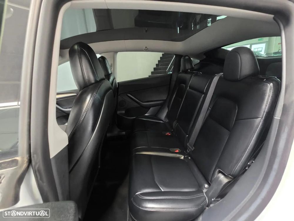 Tesla Model Y Long Range Dual Motor AWD - 10
