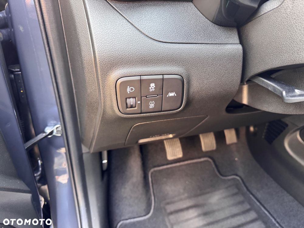 Hyundai i10 - 12