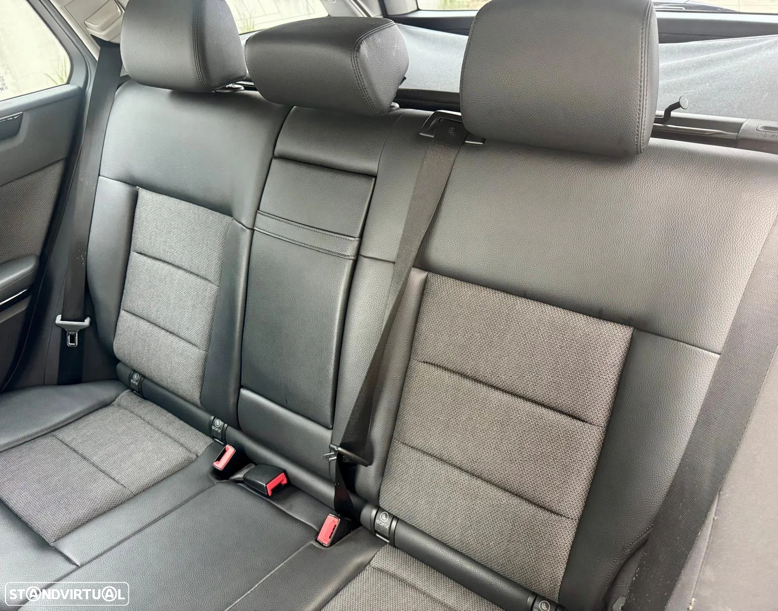 Mercedes-Benz E 220 BlueTEC Avantgarde Auto. - 11