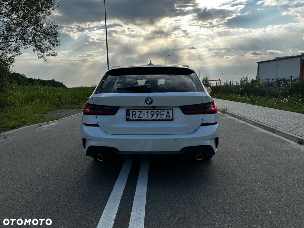 BMW Seria 3 320d xDrive M Sport - 8