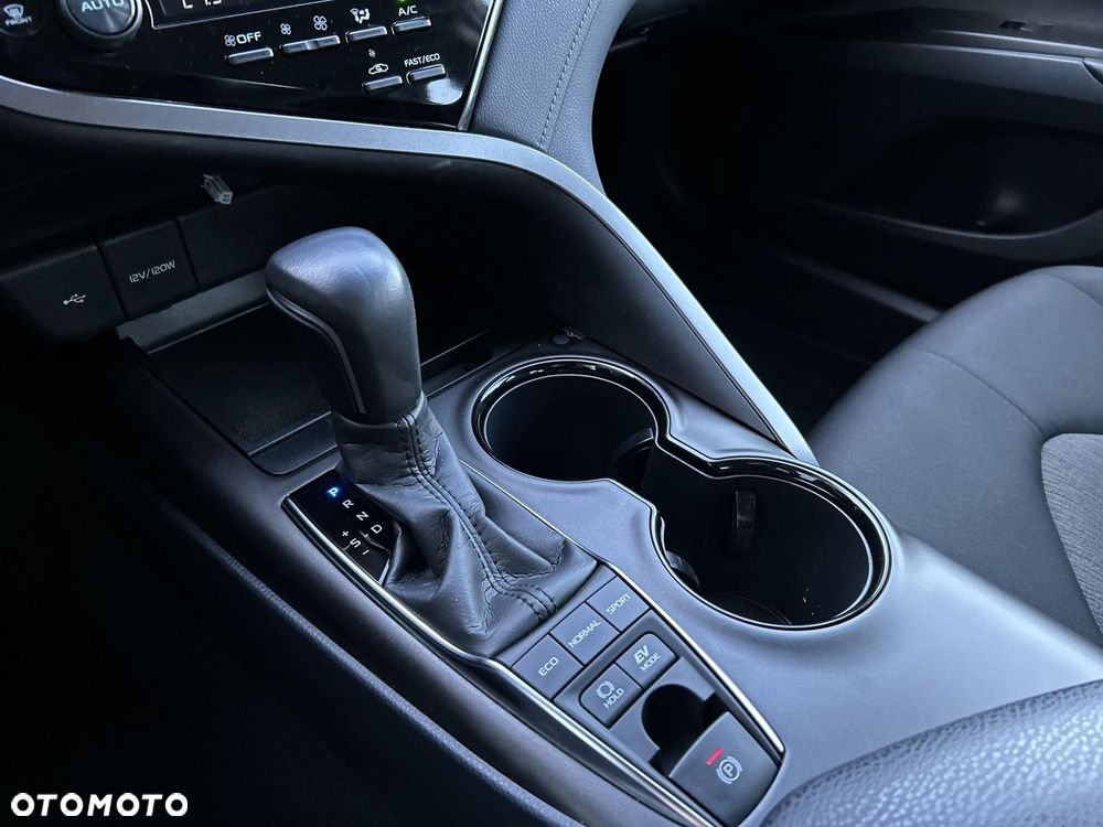 Toyota Camry 2.5 Hybrid Comfort CVT - 20