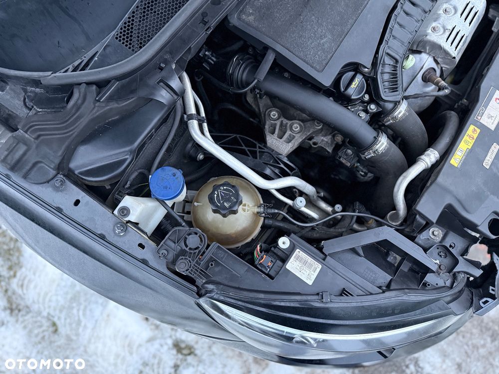 Peugeot 308 PureTech 130 GPF EAT8 Stop & Start GT - 32