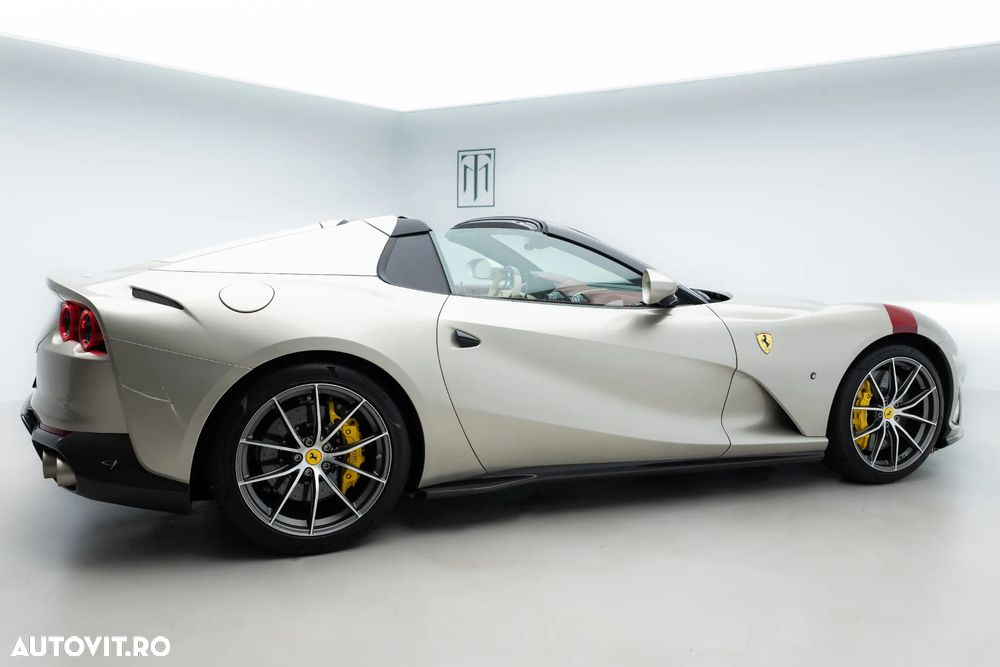 Ferrari 812 - 6