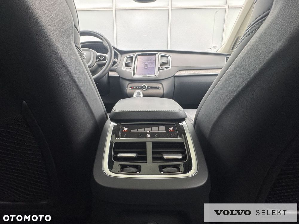 Volvo XC 90 - 25