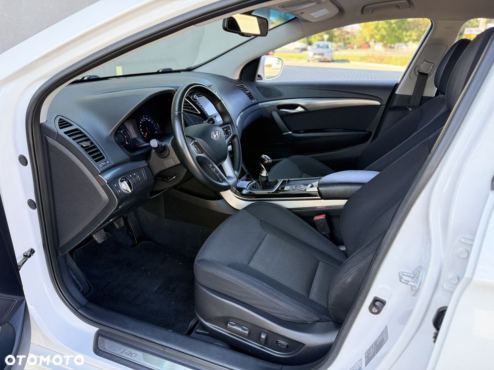 Hyundai i40 Kombi 1.6 Trend - 17