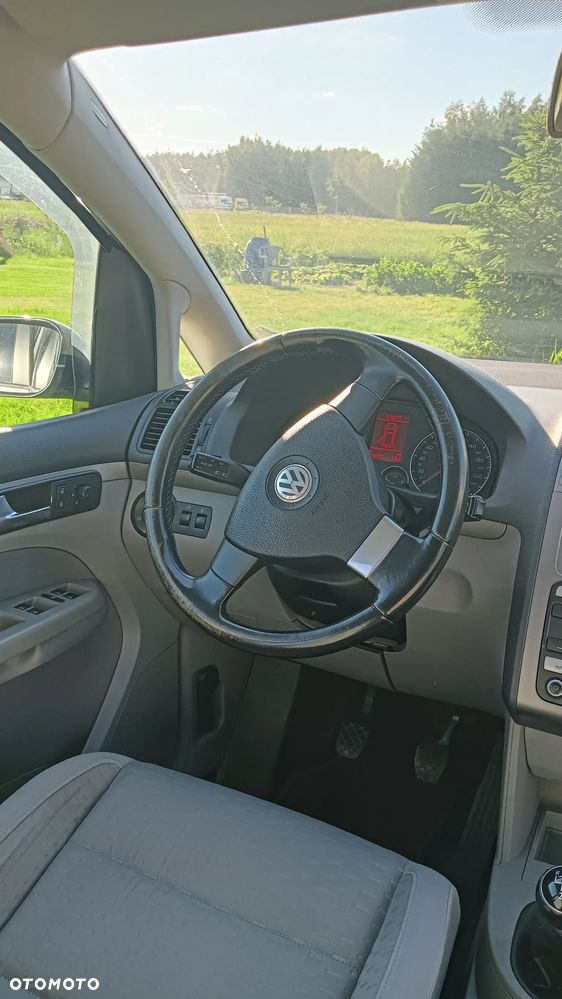 Volkswagen Touran 1.9 TDI Trendline - 9