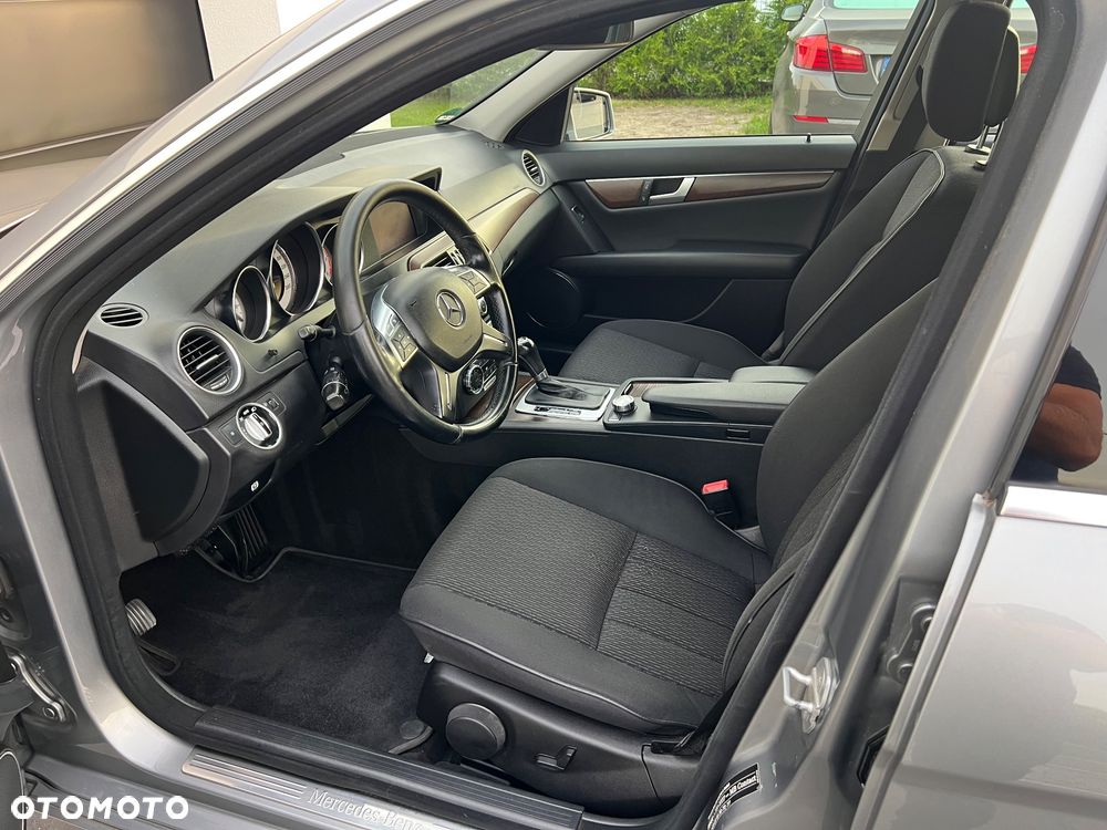Mercedes-Benz Klasa C 220 CDI DPF Automatik BlueEFFICIENCY Elegance - 13