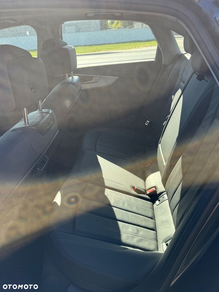Audi A4 Limousine - 13