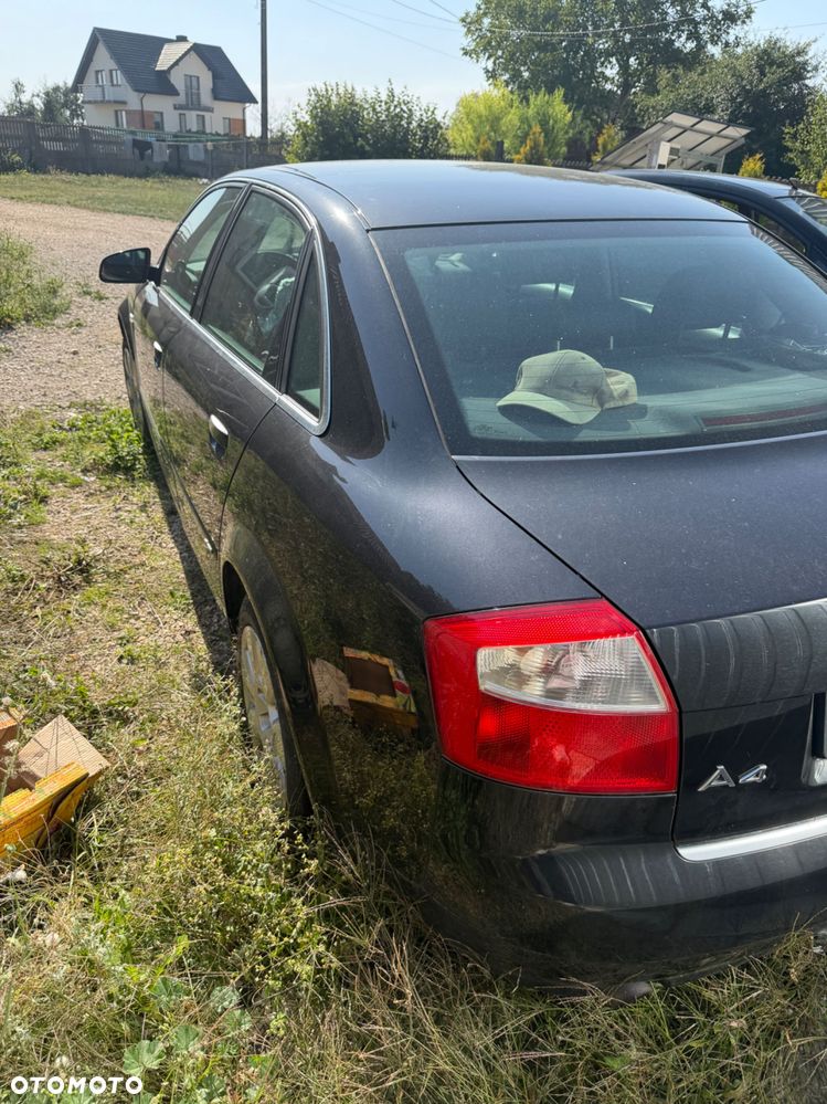 Audi A4 Limousine - 8