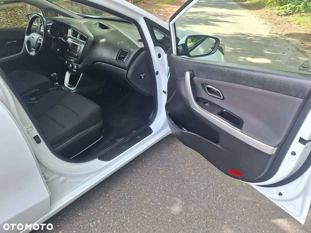 Kia Ceed - 13