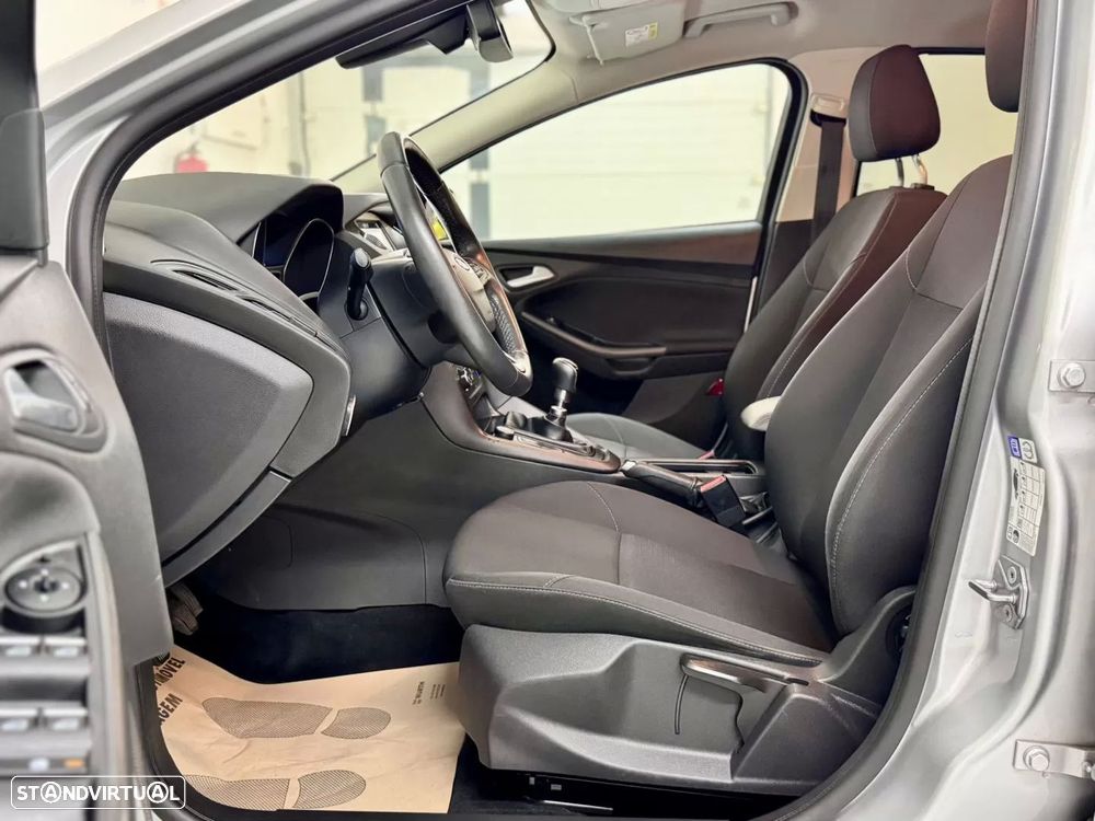 Ford Focus 1.0 EcoBoost S&S ACTIVE X - 21
