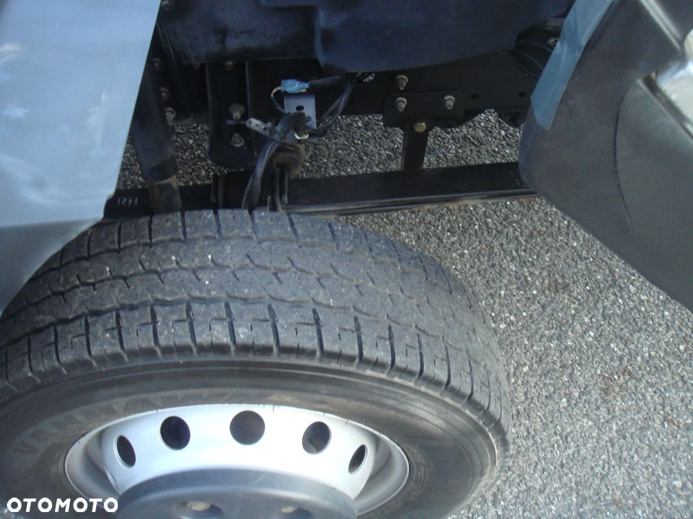 Nissan NT 500 - 26