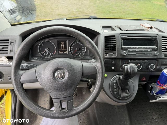 Volkswagen Caravelle - 6