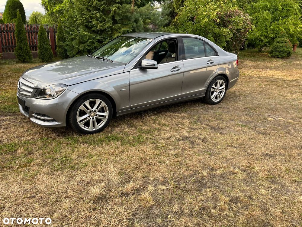 Mercedes-Benz Klasa C 180 CGI BlueEFFICIENCY Avantgarde - 6