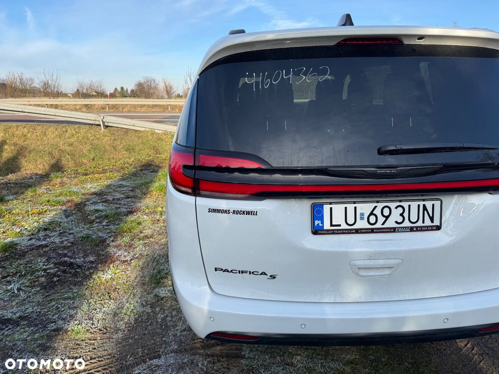 Chrysler Pacifica - 6