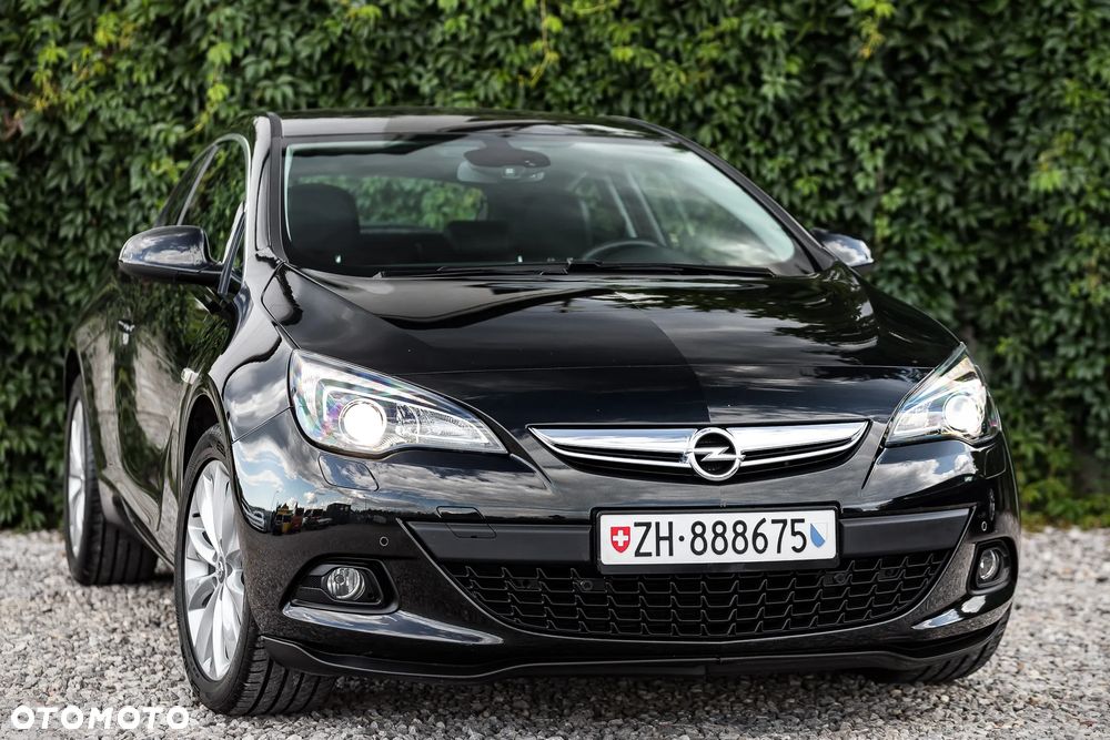 Opel Astra 1.6 Turbo Cosmo - 2
