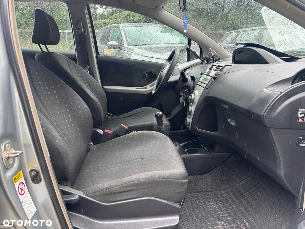 Toyota Yaris - 6