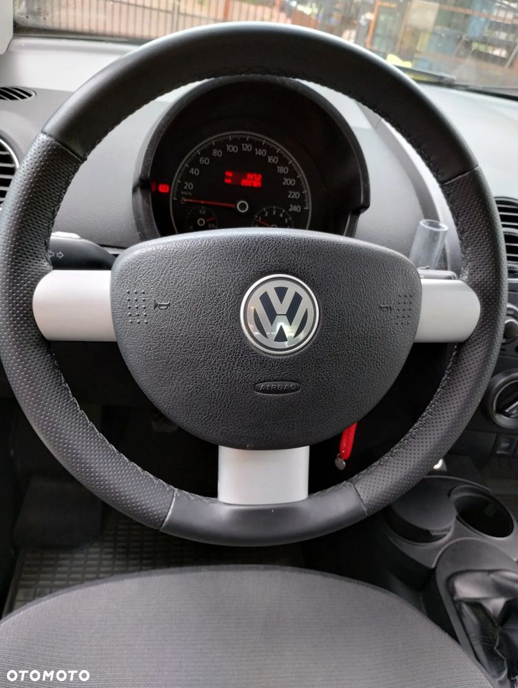 Volkswagen New Beetle 1.6 - 9