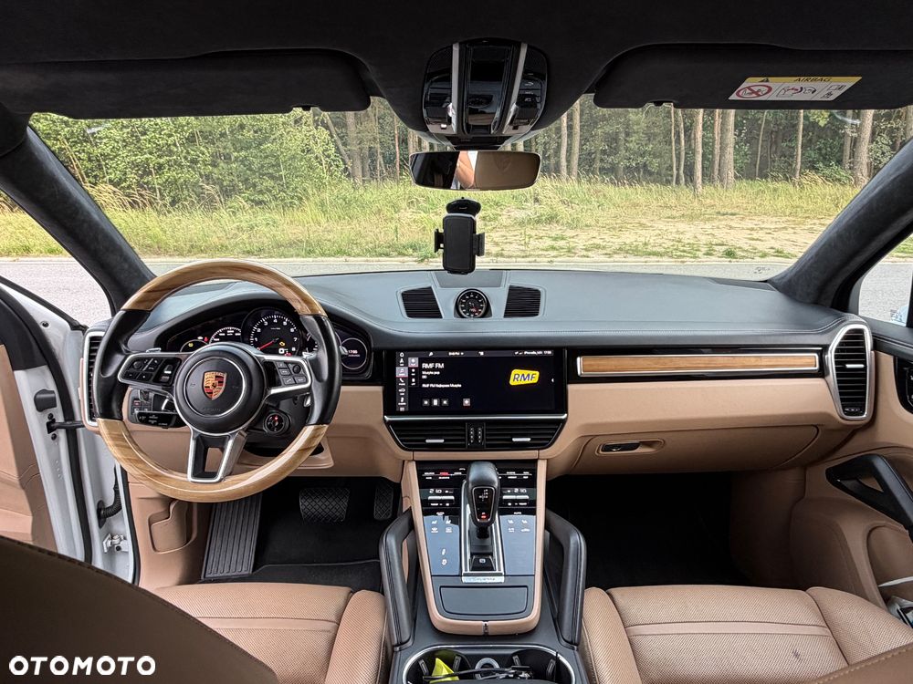 Porsche Cayenne - 8