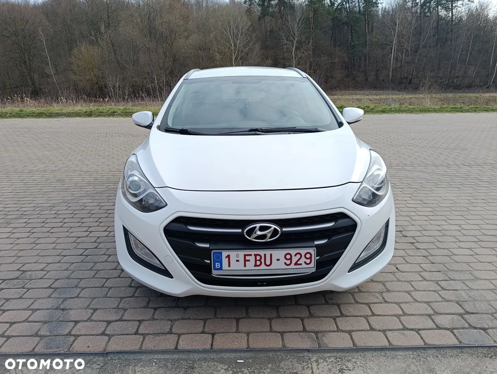 Hyundai i30 blue Kombi 1.6 GDi Style - 2