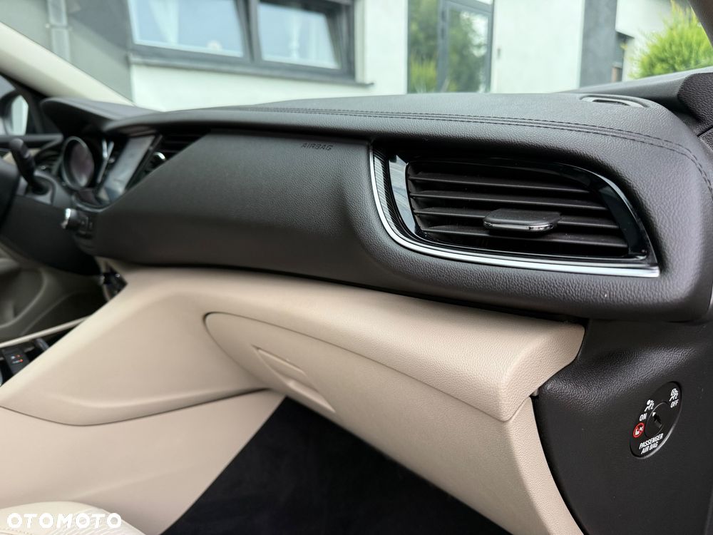 Opel Insignia - 35