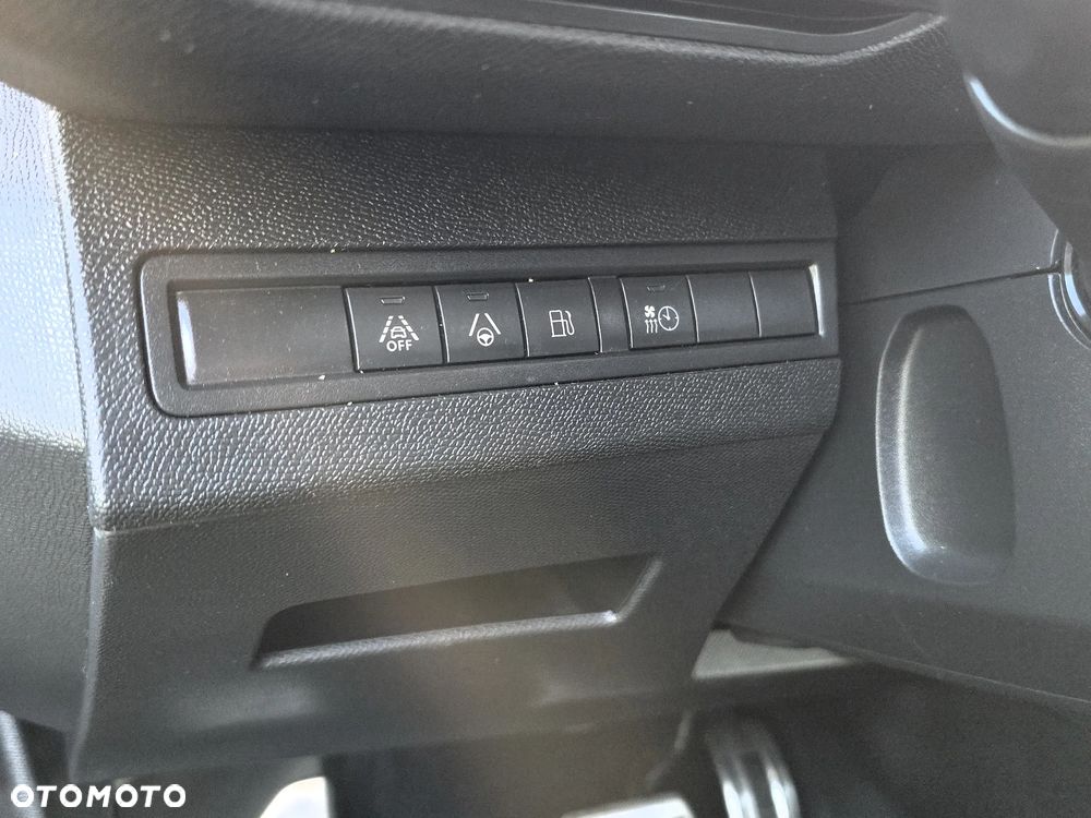 Peugeot 3008 1.6 PureTech HYbrid4 GT S&S EAT8 - 28