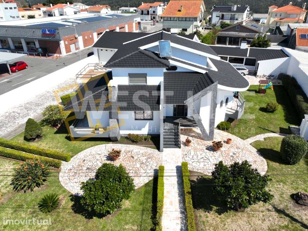 Moradia Independente T4 + T3 com jardim - A 2 minutos do Centro His... - Grande imagem: 3/46