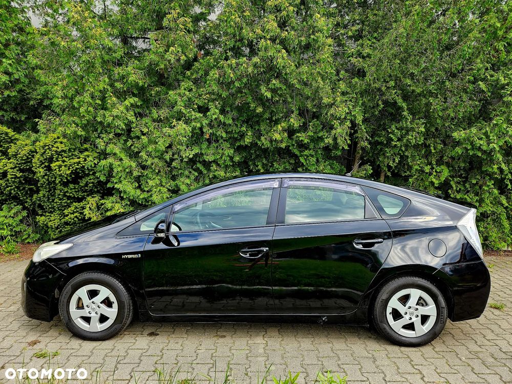 Toyota Prius ver-1-8-hsd-prestige - 4