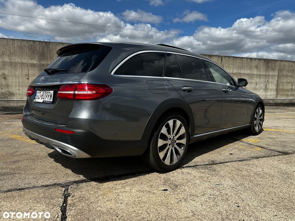 Mercedes-Benz Klasa E 220 d 4Matic T All-Terrain 9G-TRONIC Exclusive - 2