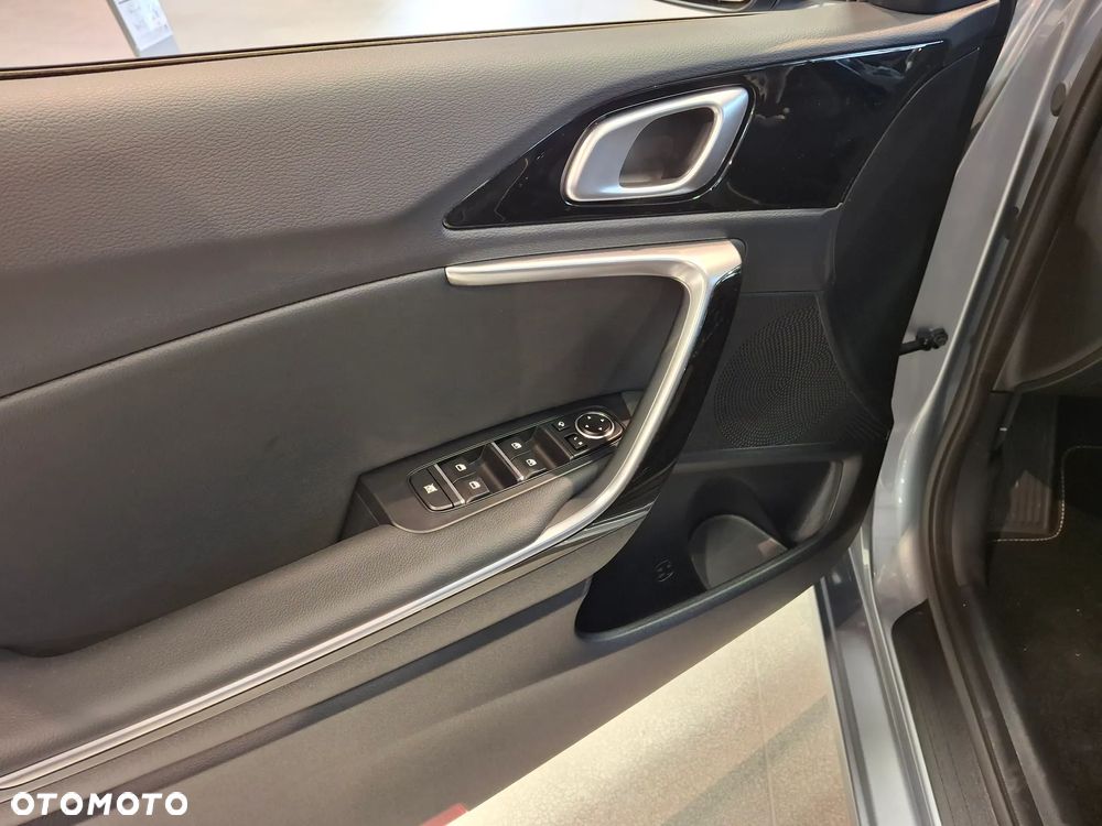 Kia Ceed 1.5 T-GDI Tribute DCT - 13