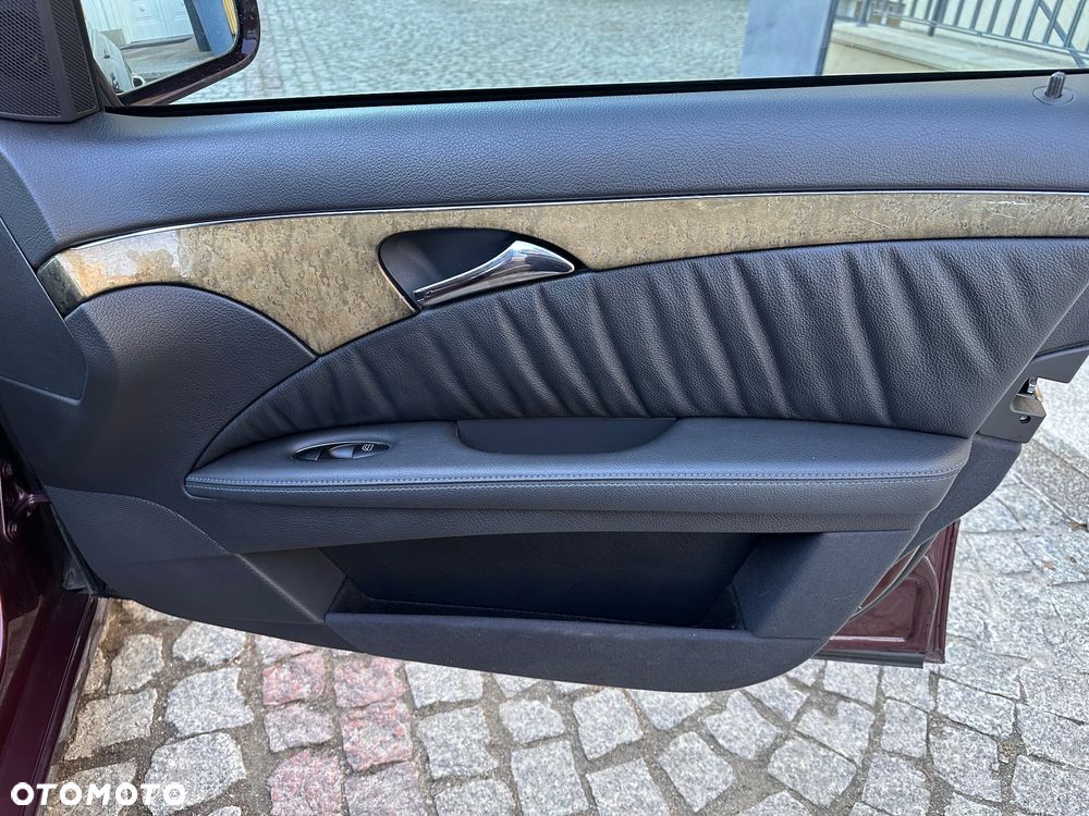 Mercedes-Benz Klasa E - 17