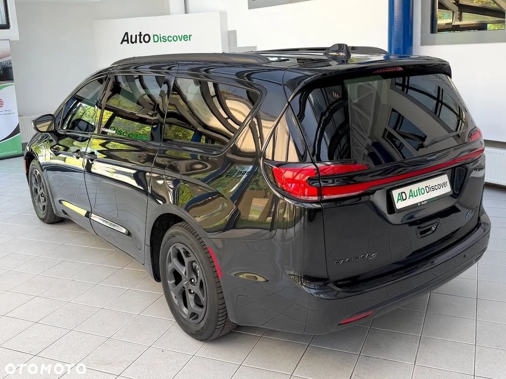 Chrysler Pacifica - 9
