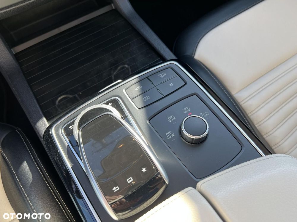 Mercedes-Benz GLE - 16