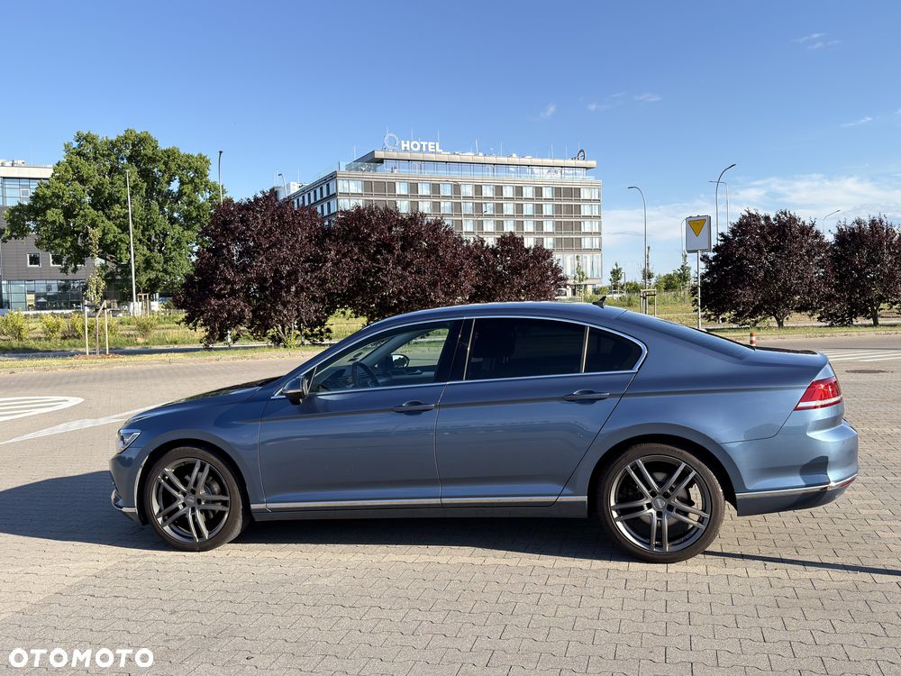 Volkswagen Passat - 4
