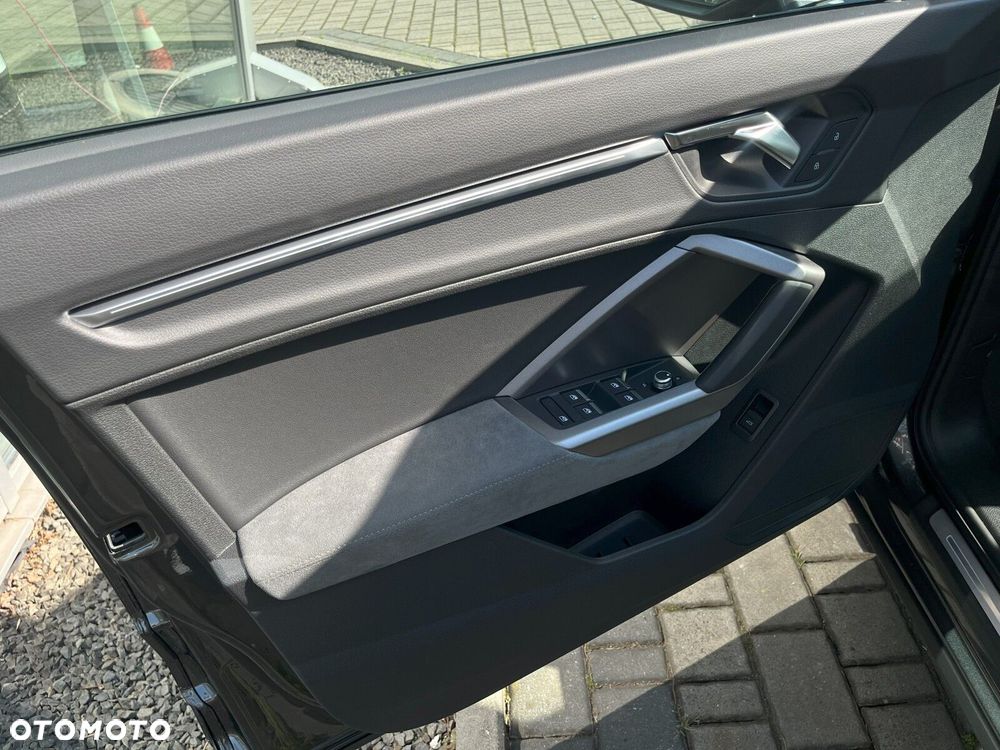 Audi Q3 Sportback - 12