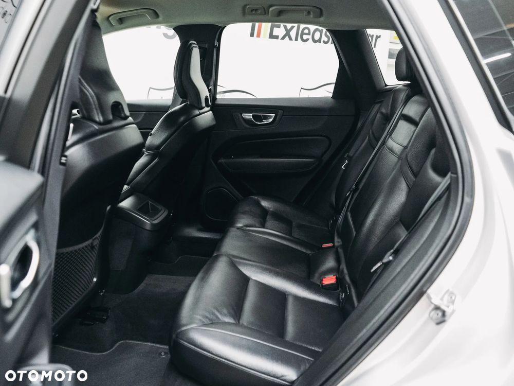 Volvo XC 60 B4 D Geartronic Momentum - 27