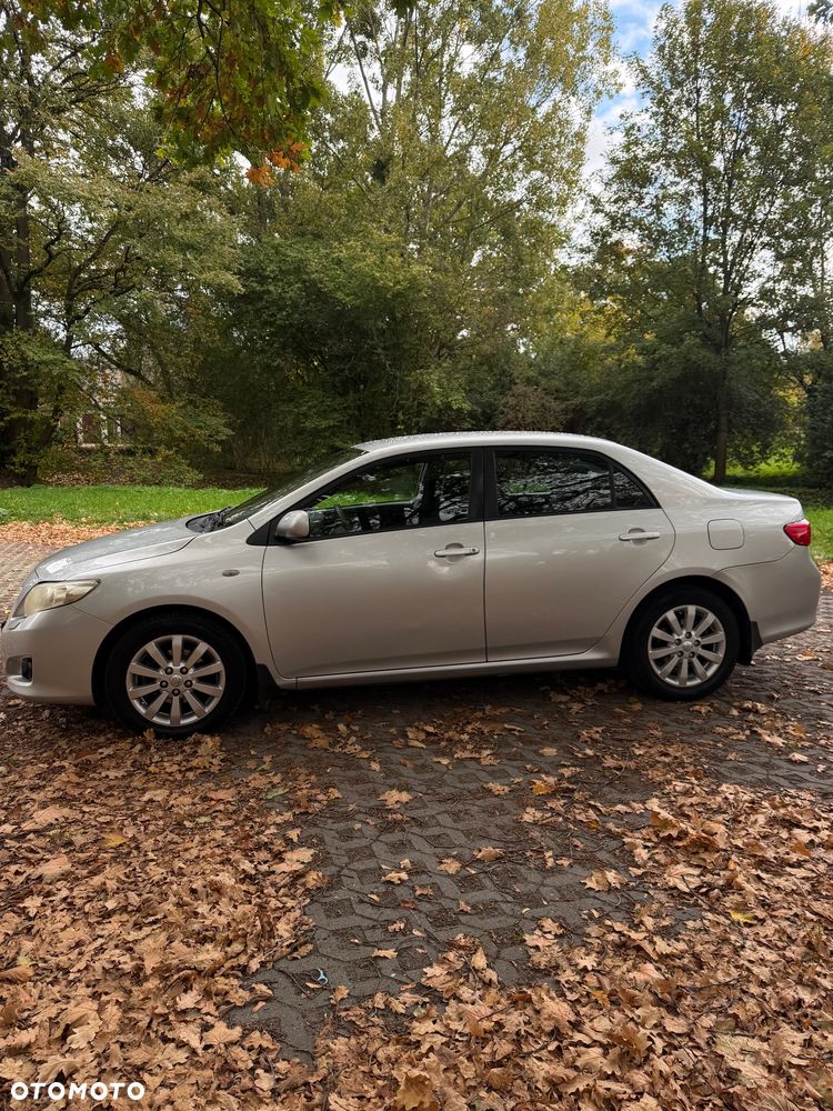 Toyota Corolla - 4